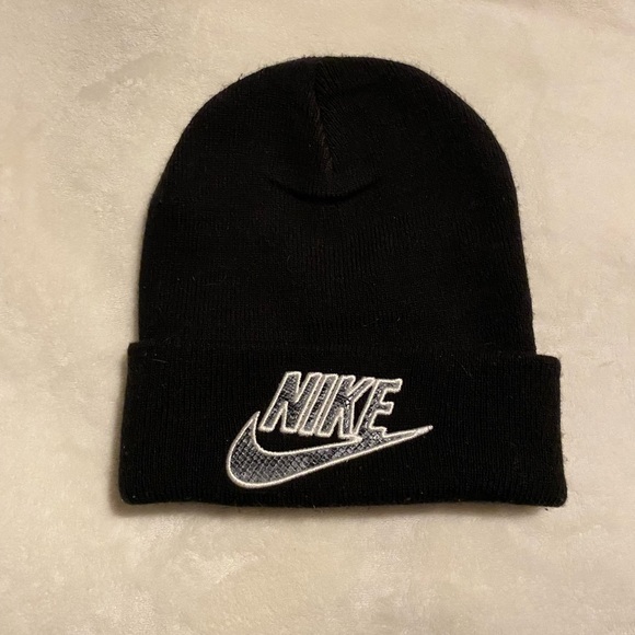 Nike Supreme Beanie | Poshmark